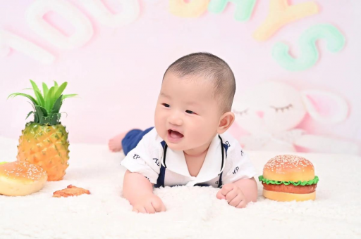 永春宝宝在妈妈肚子里